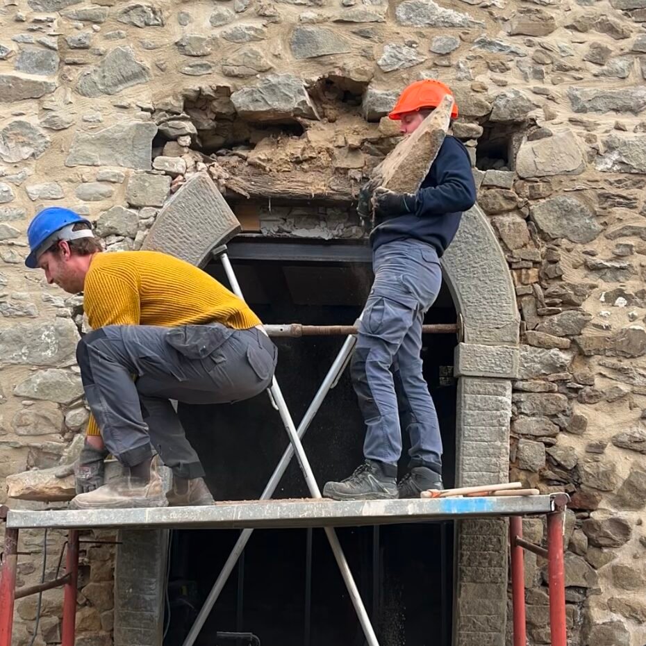 Restoring the roofless ruin at Campodaglia